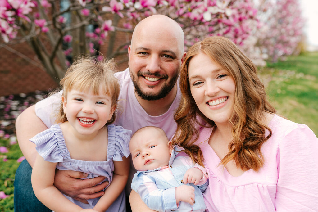 spring family photos in grand rapids michigan with outfit ideas